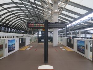 西九州新幹線 長崎駅 11番線・12番線 西九州新幹線で諫早・武雄温泉方面に行く列車が発着します