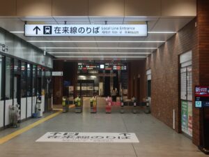 JR長崎本線 長崎駅 在来線改札口 SUGOCA・Suica・PASMOなどの交通系ICカード対応の自動改札機が並びます