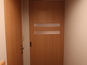 天然温泉 鶴港の湯 ドーミーイン PREMIUM 長崎駅前 ダブルルーム 廊下と室内の間の扉