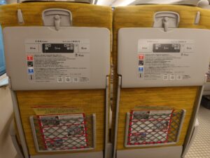 西九州新幹線 かもめ N700S系 自由席 シート背面 長崎駅にて