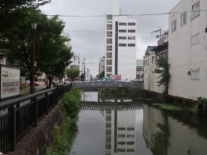 佐賀の繁華街 白山付近 十間堀 佐賀城のお堀跡です