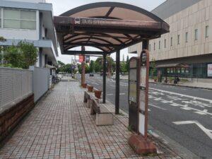 佐賀市のメインストリート 中央大通り 佐賀市営バス 県庁前バス停