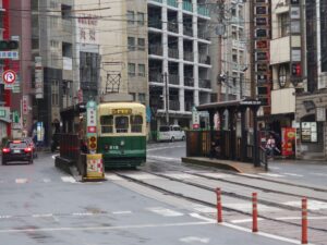 長崎電気軌道 思案橋電停 200形が停車中