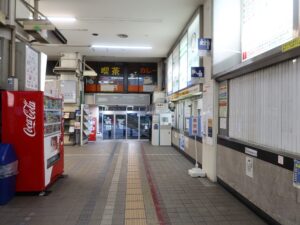 長崎 交通会館 県営バスターミナル 定期券売り場と自動券売機