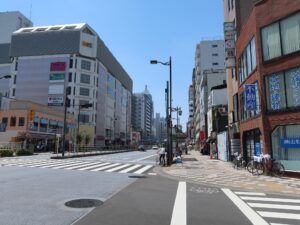 東京 浅草 国際通り 浅草ROX周辺 つくばエクスプレス 浅草駅はこの下にあります