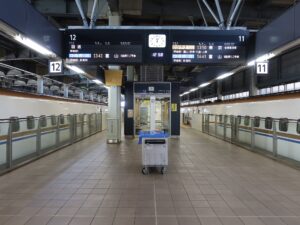 北陸新幹線 金沢駅 11番線・12番線 主に富山・長野・高崎・大宮・上野・東京方面に行く列車が発着します