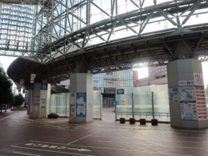 西日本JRバス 金沢駅バスターミナル 5番乗り場 まちバスはここから発着します