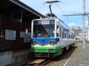 福井鉄道福武線 880形 全体 田原町駅にて