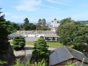 金沢城公園 戌亥櫓跡から見た二の丸広場