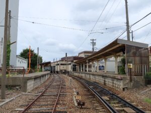 北陸鉄道石川線 野町駅 ホーム 鶴来方面に行く列車が発着します