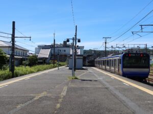 JR横須賀線 久里浜駅 ホーム どちらも逗子・大船・横浜・川崎・東京方面に行きます