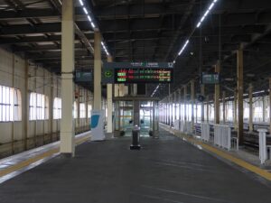 上越新幹線 燕三条駅 12番線・13番線 主に長岡・越後湯沢・高崎・大宮・東京方面に行く列車が発着します