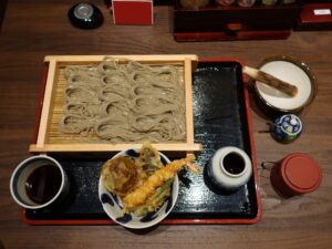 へぎそば大盛 1.5人前と小天丼 燕三条 小嶋屋総本店にて