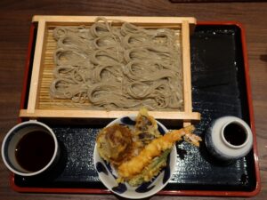 へぎそば大盛 1.5人前と小天丼 燕三条 小嶋屋総本店にて