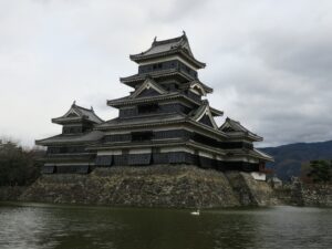 松本城 天守閣 松本城公園側から撮影