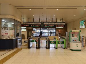 JR東北本線 郡山駅 在来線改札口 Suica・PASMOなどの交通系ICカード対応の自動改札機が並びます