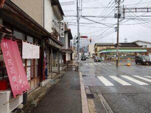 会津若松の繁華街 国道252号線 七日町通り コンビニもあります