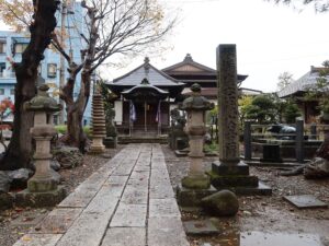 興徳寺 会津若松の繁華街 国道121号線 神明通り商店街の隣の通りにあります