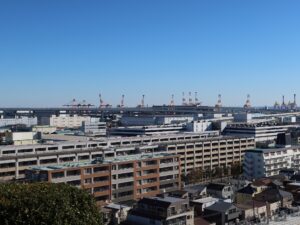 横浜 港の見える丘公園 展望台からの景色 横浜港コンテナヤード