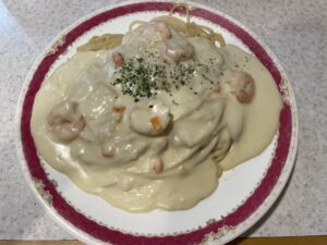 新宿 エビのクリームパスタ