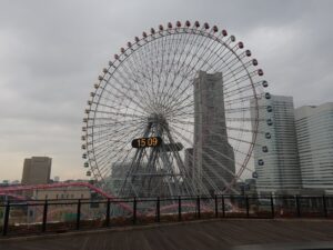 横浜みなとみらい万葉倶楽部 9階足湯から見えるみなとみらい21地区