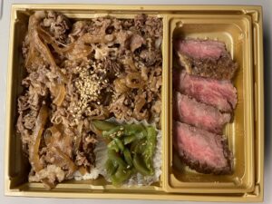 京都駅 厳選ステーキ＆焼肉弁当 中身