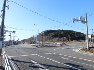 国道6号線 行屋前交差点 横断歩道は1つしかありません