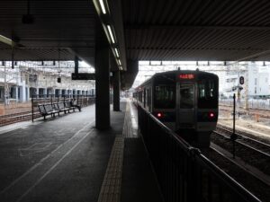 JR瀬戸大橋線 岡山駅 7番線 主に茶屋町・児島・宇野方面と、瀬戸大橋を経由して高松・徳島・高知・松山方面に行く列車が発着します