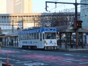 岡山電気軌道 7300形 岡山駅前停留所にて撮影