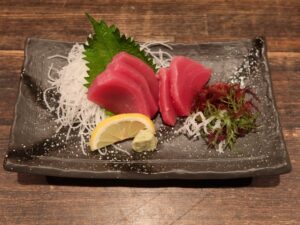 マグロの刺身 杉戸天然温泉 雅楽の湯にて