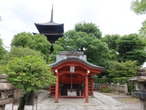 京都 東寺 八島社殿と五重塔