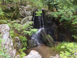 京都 鹿苑寺 金閣寺 龍門の滝