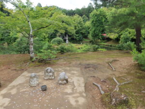 京都 鹿苑寺 金閣寺 安民沢 白蛇の塚