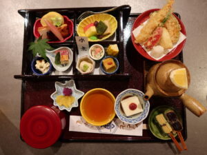 京懐石弁当 華 京都 京料理 萬重にて
