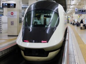 近鉄名古屋線 21020系 アーバンライナーnext 前面 近鉄名古屋駅にて