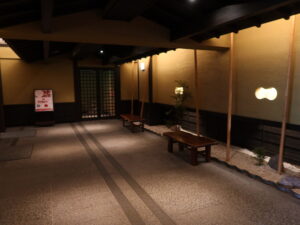 横浜みなとみらい万葉倶楽部 1階 エレベーターホール