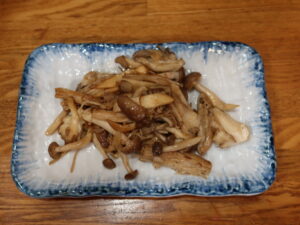 茸のバター焼き クア・アンド・ホテル石和 石和健康ランドにて