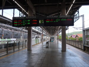 北陸新幹線 軽井沢駅 3番線・4番線 主に長野・富山・金沢・福井・敦賀方面に行く列車が発着します