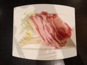 ホテルスパックス草津 夕食 群馬県産大和豚のしゃぶしゃぶ 肉と野菜