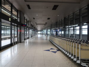 名鉄空港線 中部国際空港駅 1番線・2番線 名鉄名古屋・名鉄岐阜・新鵜沼方面に行く列車が発着します