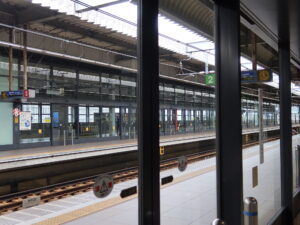 名鉄空港線 中部国際空港駅 2番線・3番線 名鉄名古屋・名鉄岐阜・新鵜沼方面に行く列車が発着します