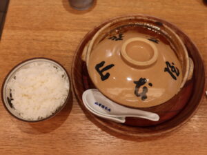 かしわ入り味噌煮込みうどん ご飯 煮込うどん 山本屋本店 JR名古屋駅店にて