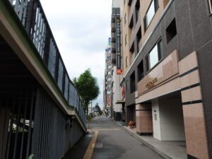 アパホテル 名古屋丸の内駅前のある通り
