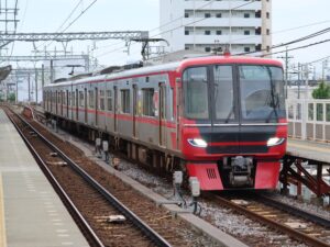 名鉄名古屋本線 9500系 全体 東枇杷島駅にて