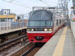 名鉄名古屋本線 1000系 パノラマSuper 前面 東枇杷島駅にて