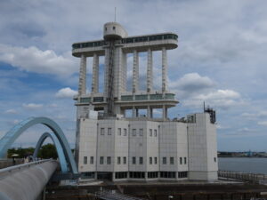 名古屋港ポートビル 建物