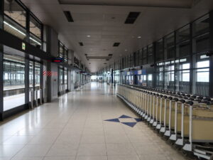 名鉄空港線 中部国際空港駅 1番線・2番線 名鉄名古屋・名鉄岐阜・新鵜沼方面に行く列車が発着します