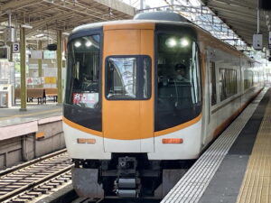 近鉄山田線 22000系 ACE 全体 宇治山田駅にて