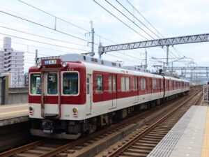近鉄名古屋線 2000系 全体 近鉄八田駅にて