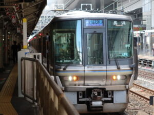 JR京都線 223系 前面 京都駅にて